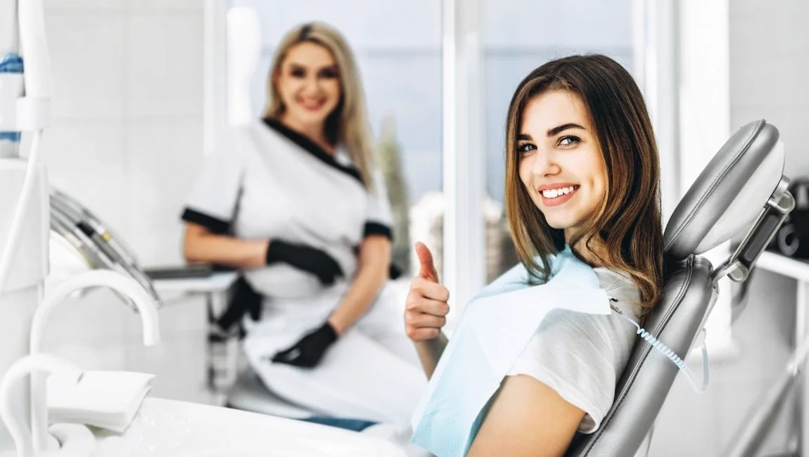 Combien de temps durent les implants dentaires ? Réponses d’experts dentistes à Antalya