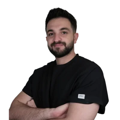 Furkan AKDEMİR — Spécialiste en endodontie